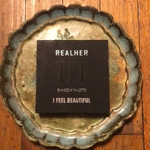 REALHER Eye Shadow Palette in I Feel Beautiful